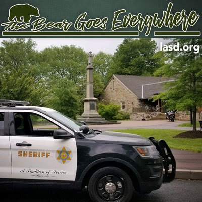 Sheriff's vehicle in front of Washington Crossing Statue in D.C